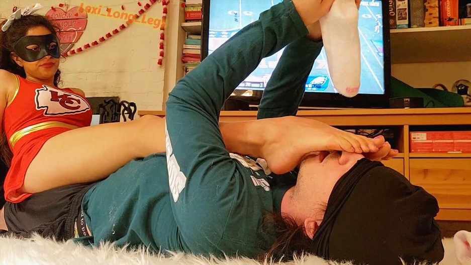 LexiLongLegs - Super Sole Sunday - Cheerleader Foot Worshi